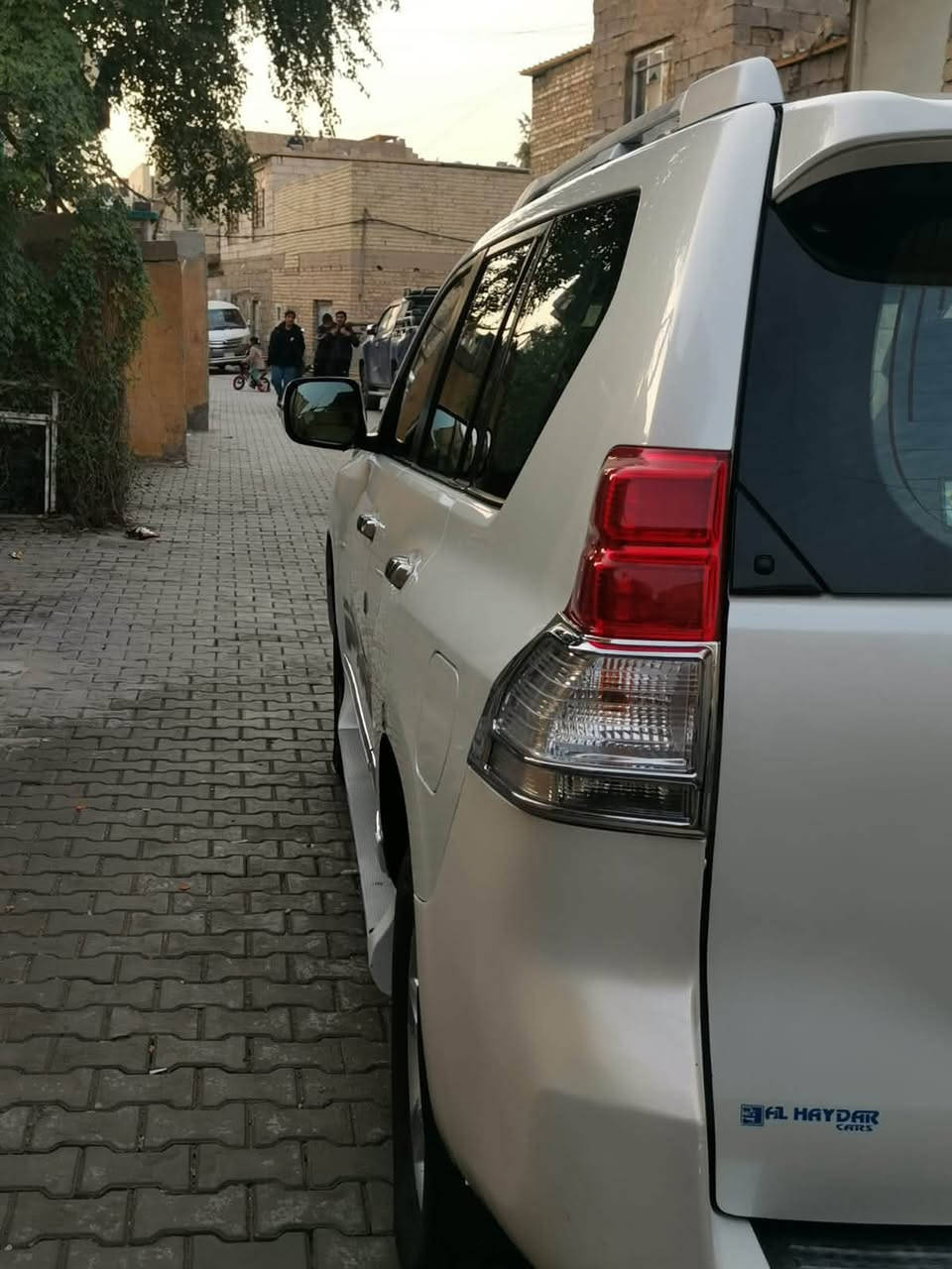 سلام عليكم برادو موديل ٢٠١٠ بسمي شوكت متريد احولك كفالة عامة ماعدة بارد بكد شبر بلباب الخلفي 
تخم تاير مكينة ٤ سلندر 
تبريد ٣ قطع سيارة جاهزة من كل النواحي ربع متصرف عليها
مكاني بغداد الغزالية 
٢١٠ سعرها
***********
