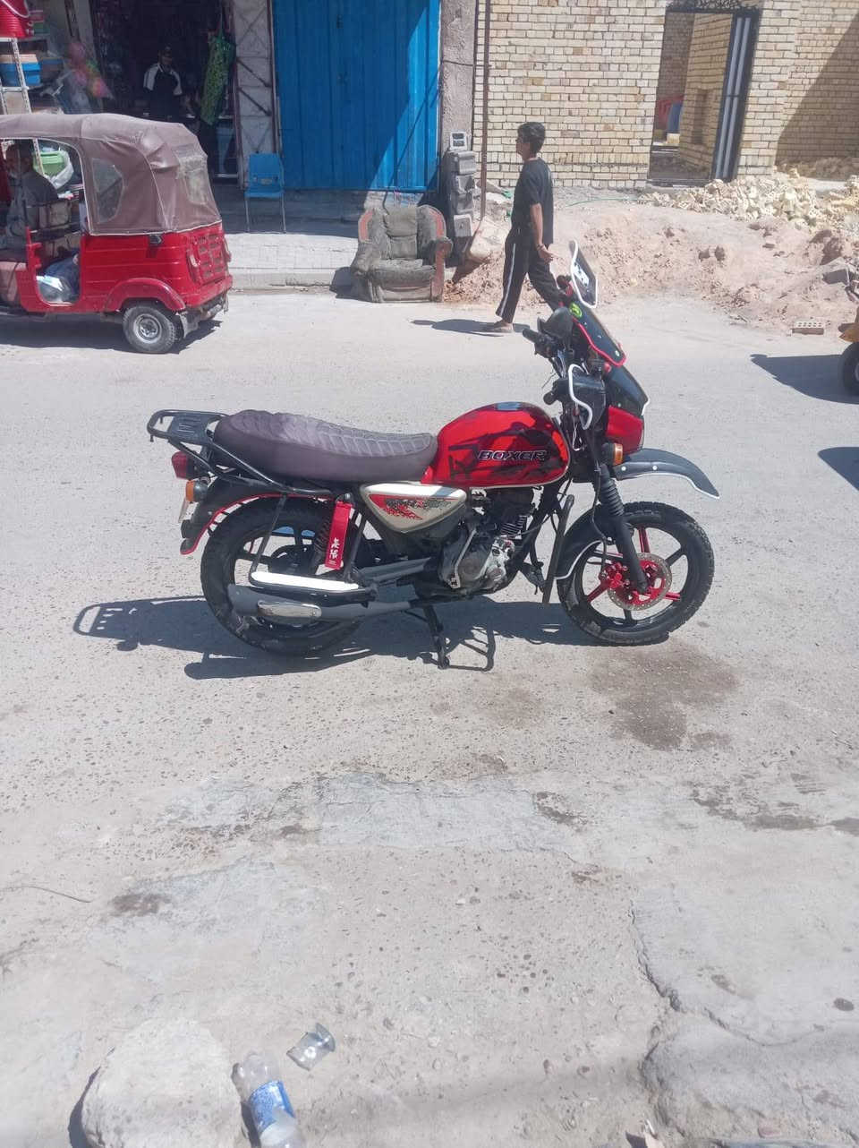 سلام عليكم شباب دراجه بوكسر مديد 22اوراق كامله 7دراجه عليه منضومه زنون ودبل كاسحه جفوف لدات اشاير دبل  مامفتوحه ماشايفه لفيتر دراجه مال بيت تخم تاير جبلي لمحرك عبالك شحن توكف بصفه ماسمعه خير من الله سعر 900وبيهة مجال واتساب *********** ورصيد عنواني بغداد مدينة الصدر لاتسأل شبيهة مابيه كلشي كاتبلك

