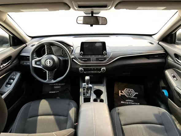 نيسان ألتيما 2025 فئة SV
رادار مسار الطريق
رادار المرايا الجانبية
نظام أوتو ستوب أمامي وخلفي
أضواء LED وزينون
فقط بونيت فيه صبغ
ماشية 22 ألف ميل

السيارة جديدة جداً ونظيفة، بدون أي خدش أو ضربة أو عيب
حتى شختيش (الخدوش الخفيفة) ما موجود بيها

رقم الموبايل ***********
واتساب
