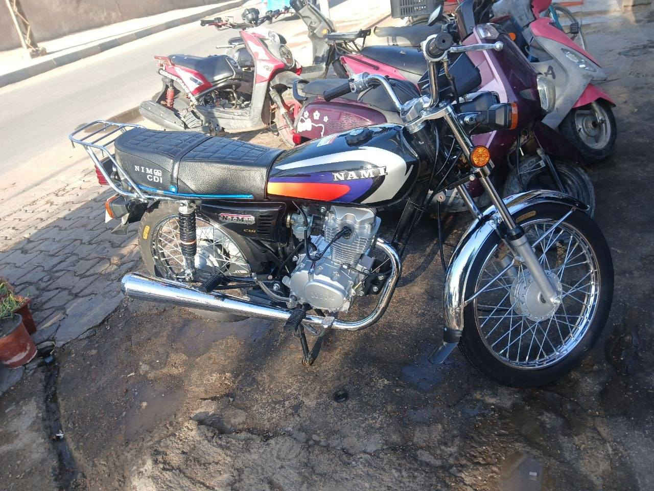 السلام عليكم
نامه امتياز 3احرف موديل 27 مكفولة كفاله عامه 
أوراق سكنر 
صارله أقل الشهرين من طالعه من المعرض 
مكاني مسيب سدة الهنديه 
***********

