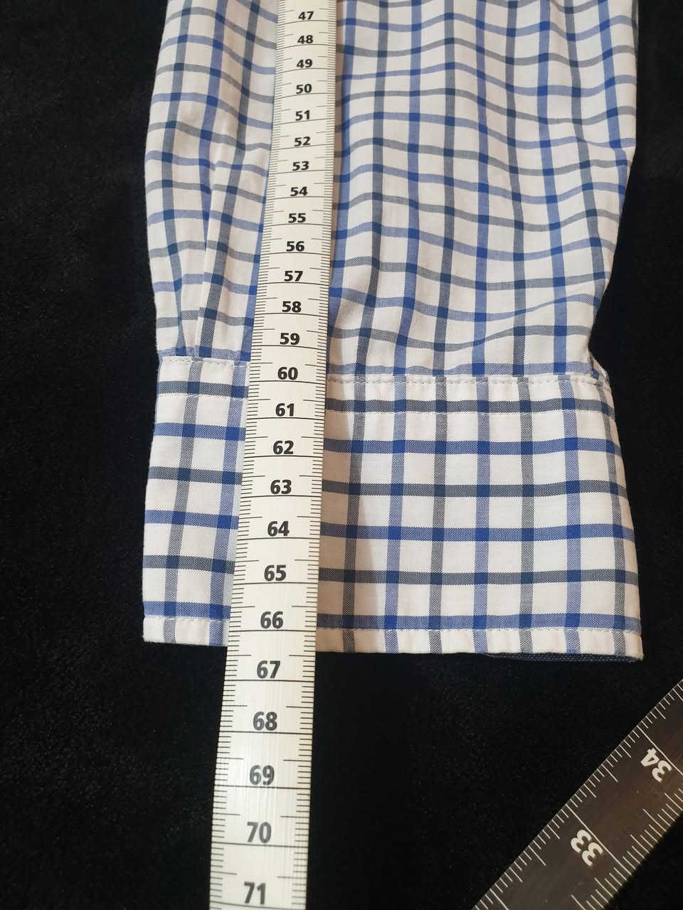 السلام عليكم جميعا...
قميص مقفل ...
من تومي هلفيگر (( Tommy Hilfiger ))
خامة خفيفة و باردة...
بالة و نظافة 💯 %
وكالة بنگلادش...
القياس ميديم ...
عرض الصدر 53 سم
طول الردن 66 سم 

السعر 26 شامل التوصيل


**إذا كنت صاحب هذا الإعلان وتريد حذفه لأي سبب، رجاءا أرسل رسالة إلى الدعم الفني**