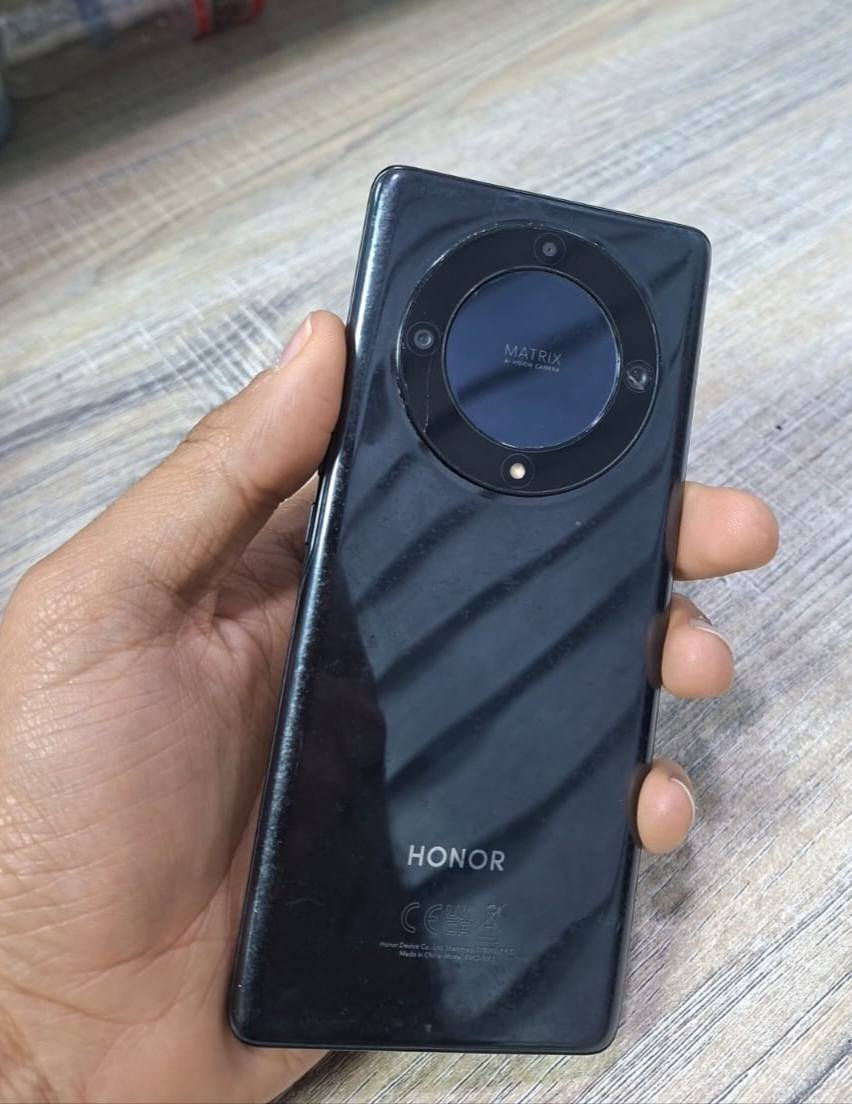 الجهاز الاقوى في العالم من ناحية الشاشة غير قابلة للكسر⚒️  HONOR X9A
كاميرا امامية 16 وخلفية 64

ذاكرة  التخزين 256

الذاكرة العشوائية رام 8g+5g

معالج snapdragon 695

يدعم شبكة 5g ومنفذ يدعم شريحتين 

النظافة : 85% فقط شخوط بسيطة جدا لاتعد

السعر  :200 الف دينار قابل للتفاوض مع شاحنة الاصلية شحن سريع 40w والعلبة 

المكان النجف الاشرف توصيل فقط داخل النجف


**إذا كنت صاحب هذا الإعلان وتريد حذفه لأي سبب، رجاءا أرسل رسالة إلى الدعم الفني**