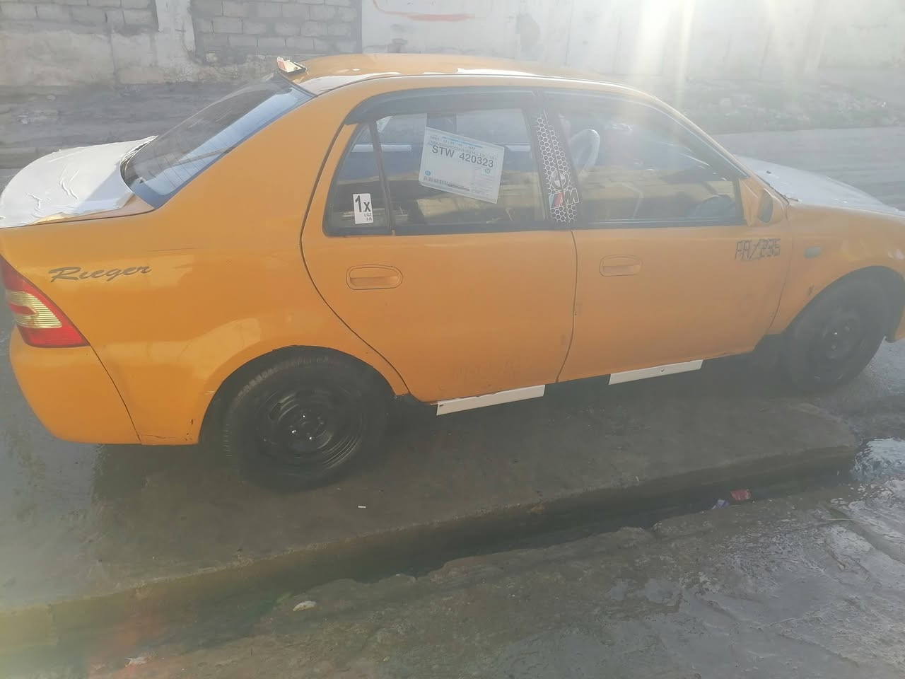 2011ـــــ السعر 28،،،عليه هيه 500وغرامه 100 ينشل من سعراه، ـكربون مسجاله***********
