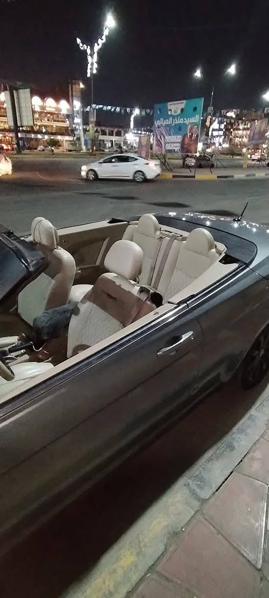 السلام عليكم رمضان كريم
C200كلايسلر 2014ماشيه 102
محرك 2400 كير 6 نمر 
كشنات جلد كهربائيه
لايت زنون 
شاشه 
تايرات نضيفه 
باتري جديد
ادامه توني مسوي 
نوزلات فيتبم بلكات حساسات
نقص تبريد 
والكشف جان يشتغل وعطلت الدكمه 
والبطاين الاماميه يراد دوشمه 
والباقي جاهزه 
رقم بغداد باسمي 
70 وبيه مجال للطيبين 
بيع او مراوس ب سياره محرك اصغر اربع بيبان
لان دوام يطلب محرك صغير 
هزه بعده ماصاقطه
***********
