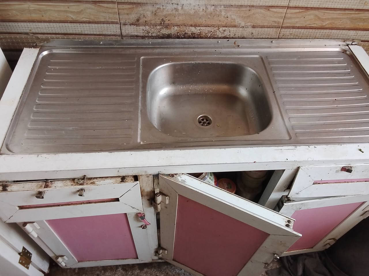 للبيع بوفيه انجاره نضيفه وسنك نضيف فقط الباب مرتخيه مثل ما واضحه بل صوره السعر قيم وخذ


**إذا كنت صاحب هذا الإعلان وتريد حذفه لأي سبب، رجاءا أرسل رسالة إلى الدعم الفني**