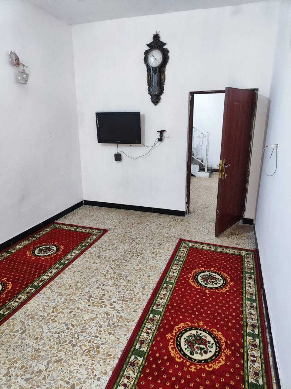 السلام عليكم مكلف بل النشر بيت للبيع في حي النصر التفاصيل في المنشور
