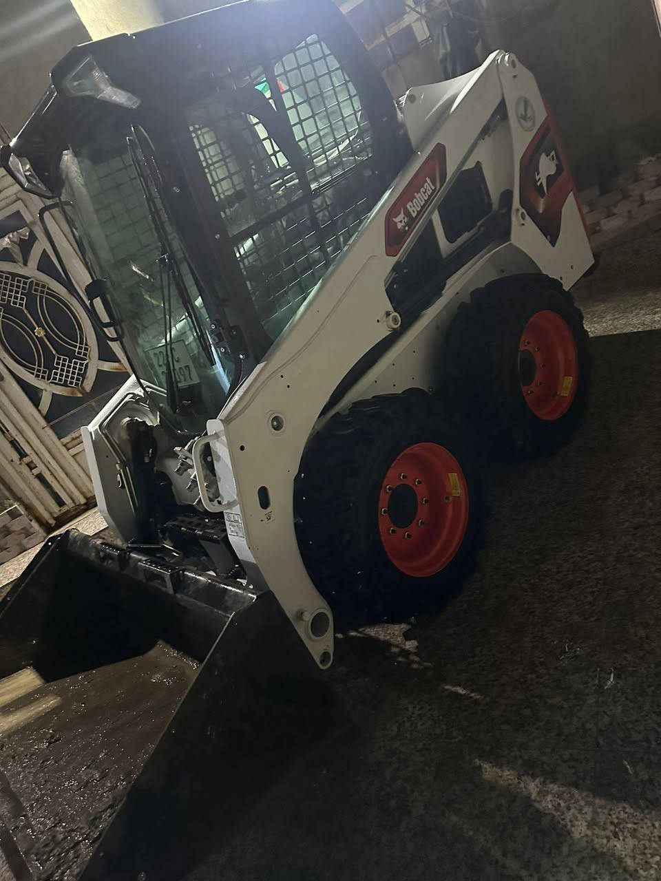 سلام وعليكوم بوب كات لبيع موديل  2024 رقم اربيل مشتغول 160تبريد ساعه***********
