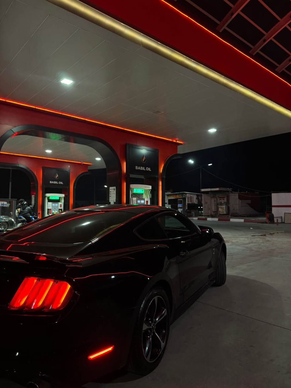 السلام عليكم 
موستنك 2016 ماشيه 120 
مواصفات 
محرك. V6مرغوب
حادثها جاملغ وبنيدو جاملغ
واحد مكان سغير بارد
بصمه
تحكم ستيرن جهتين 
شفتات 
سياره جاهزه بدون اي نقص تحويل بشرط 
مكاني اربيل
السعر.143 بيها مجال 
رقمي*********** أربيل, العراق
