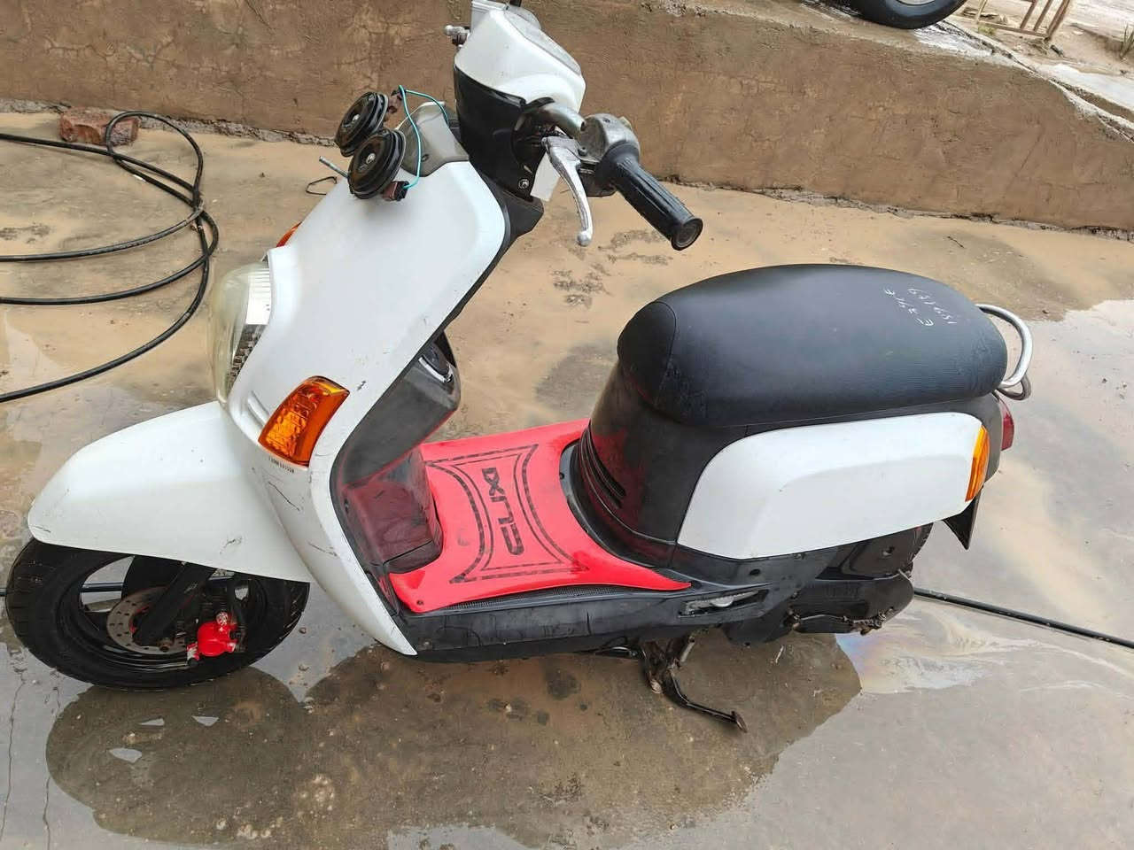 سلام عليكم شباب درجه بوليس البيع قبل شهرين نزلته مختمه ختم واحد 
***********
