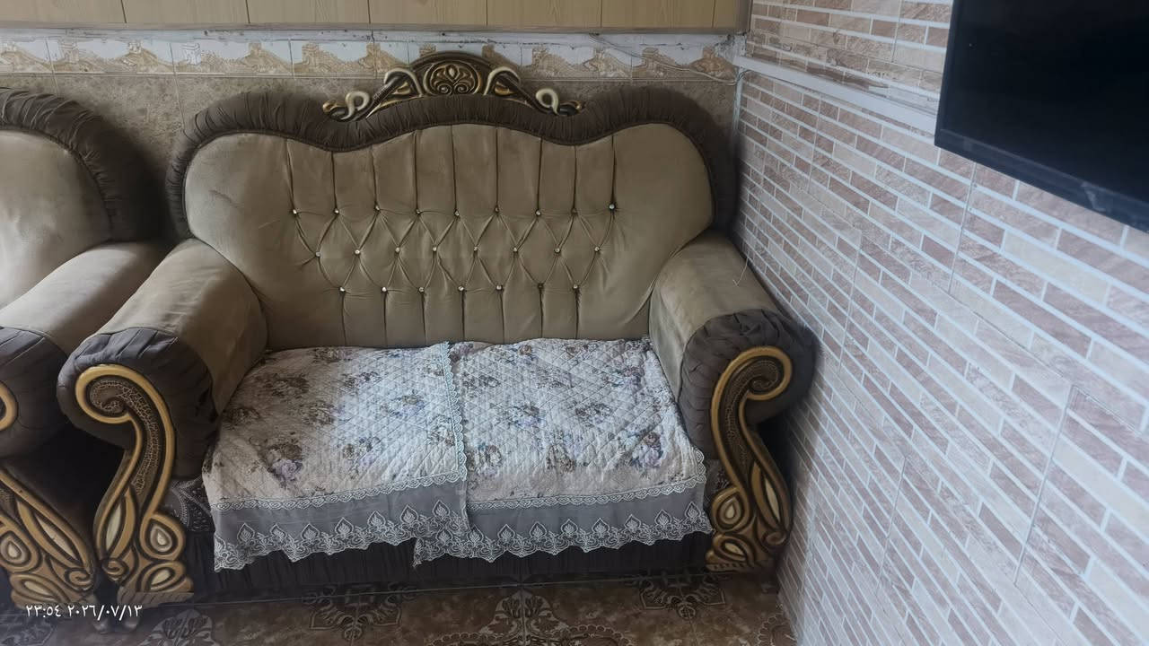 ثلاجه ٢٤قدم السعر ١٥٠الف قفل
ثلاجه ١٠ ماطور يشتغل بس متبرد ب٥٠الف

تخم ١٠ مقاعد ب٤٥٠ وبي مجال 

بغداد حي اور *********** للاستفسار

