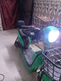 عندي بيسكل شحن البيع   تصال عل رقم 07857682555