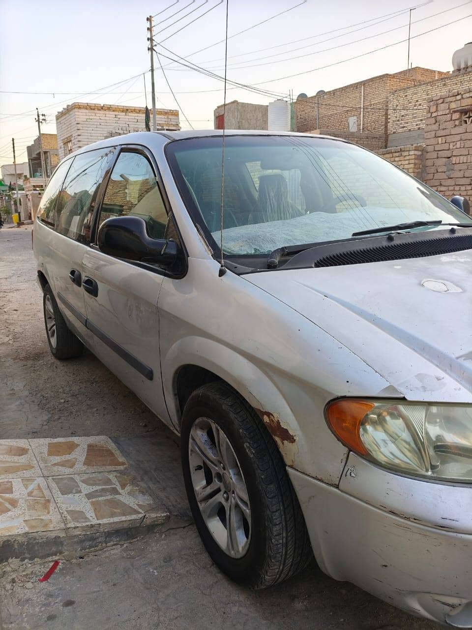 دوج كرفان 2006 sxt للبيع محرك 3300 رقم دولي بغداد كير ومكينه خير من الله دوشمه جديده شاومي ياباني السعر 70وبيها مجال العنوان ميسان -المجر الكبير تلفون ***********
