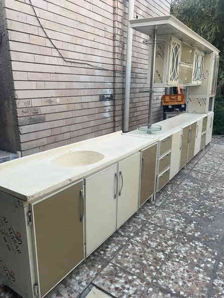 كاونتر5قطع نضيف جدا نضافتة100‎%‎شغل احطاطة تفصال السنك مرمر طبيعي العنوان بغداد الدورة الطعمه الشراي يتصل***********
