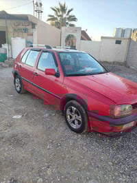 كولف 1992 رقم ألماني سنويه خضره المحرك بي بدايه صرف السعر 36 الرقم 075...