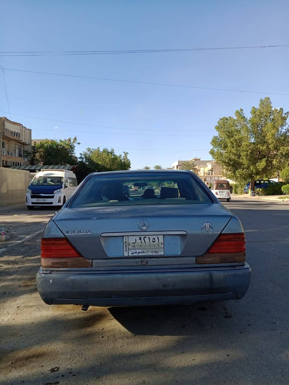 بسعر سايبة والله بيعه سريعة متوازي
السلام عليكم للبيع مارسدس شبح موديل 1994 سيارة وارد خليجي كاملة مكمله كهربائيات اشاير لايت عالي ناصي بك لايت هورن جام كهرباء يصعد وينزل دبل جام مكينه سته سلندر vvt تشك الكاع شلعة معدل  لاتنقيص ولاتبخير خير من الله تخم تاير جديد جواها سبير وجك بلجنطة سيارة مايعوزها برغي ((تحويل مباشر بأسمك )) رقم بغداد ألماني 
السعر : 36 ورقه وبيها مجال 
العنوان : بغداد الشعب يم سوك شلال 
الرقم : ***********
