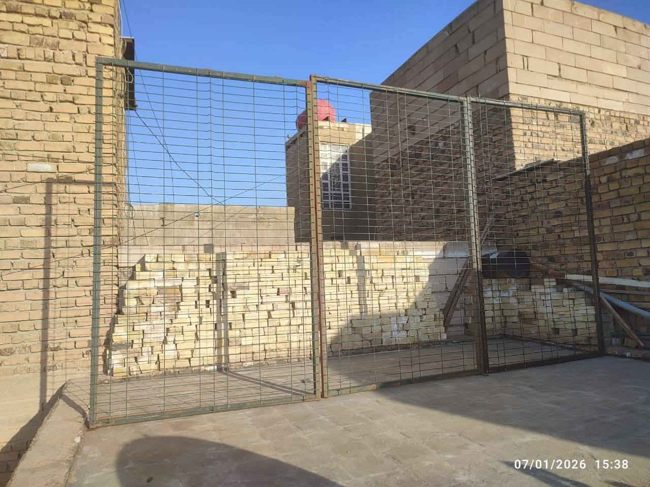 ٣ واجهيات بهلشكل كل قطعه ارتفاع مترين ونص ولعرض متر ونص بوري انج ونص مليمين BRc مغلون ثقيل سعرهن شلع بعد التخفيض  ١٦٠ قفل ) ***********
