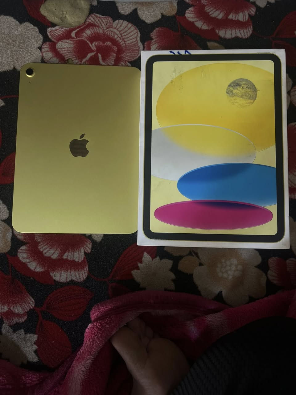 ايباد 11 (A16) ذاكره 128 بطارية 93 عدد الدورات 178 الجهاز بعده بضمان يخلص بشهر العاشر ملحقاته كامله السعر 425 وبي مجال ***********
