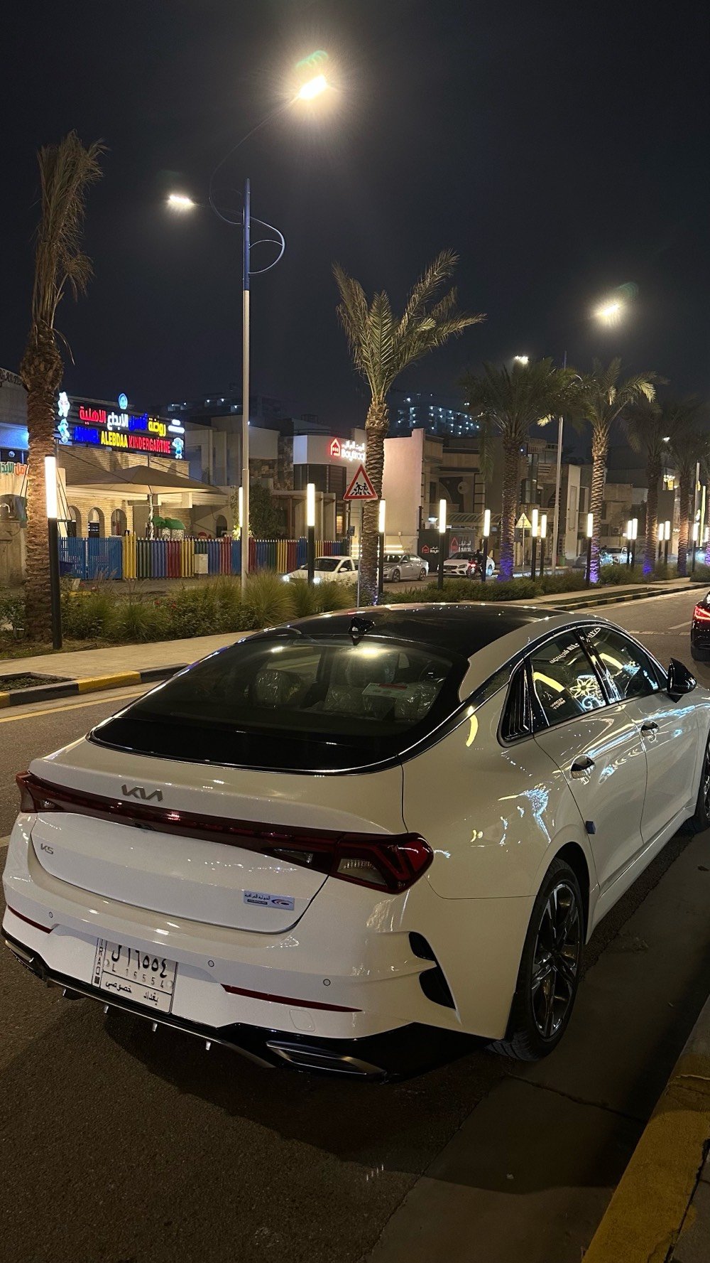 فول مواصفات Ex خليجي كشنات جلد وبنوراما ابواب دشبول مطعم صاج شاشة كبيرة تحكم ستيرن دخول ذكي وترحيب بصمة سايد بريك مكينه دوش 2.0 الفين كشن خزن ميموري كشن كهربائي شاحن لا سلكي ٤ مداخل usb قطعتين تبريد فول فول مواصفات كامرة خلفية بالبك وايضاً عند المشي اوتو هولد للازدحام 