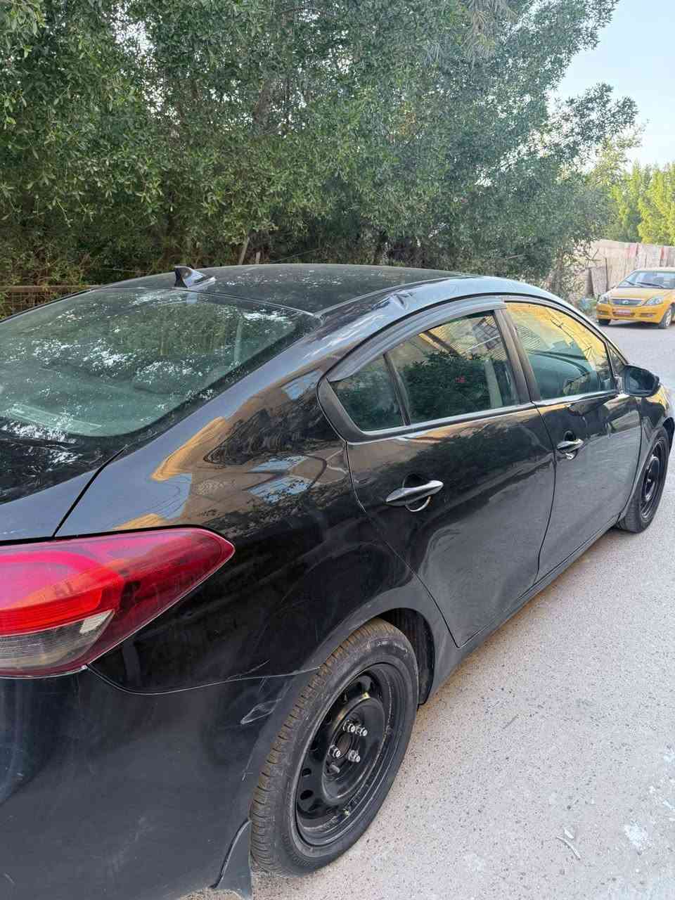 كيا فورتي 2017 بيها صبغ قطعه وحده و3 قطع تبديل نفس الون جاهزه مكينه وكير وتبريد وتخم تاير 
عنواني بغداد حي العامل 
السعر 105 وبيها مجال  
*********** بغداد, العراق
