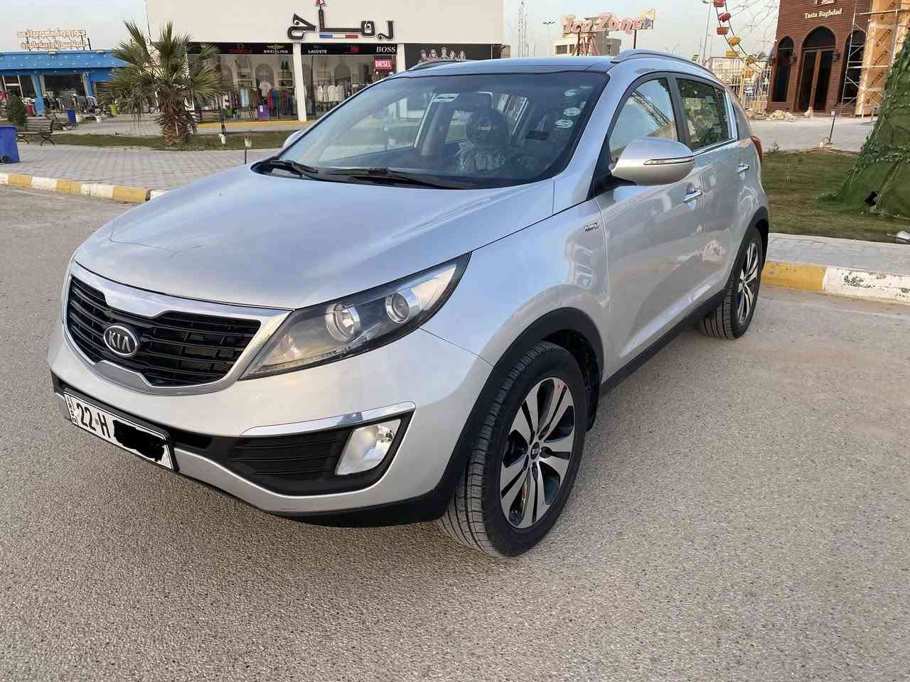 � للبيع – سيارة بحالة ممتازة
النوع: كيا سبورتج
الموديل: 2012
الوارد: خليجي
اللون: سلفر 
الممشى: 105 الف 

✨ المواصفات:
• لدات امامي 
• كاميرا خلفية وحساسات
• كشن كهربأي
• فتحة سقف بنراما 
• تحكم بالمقود
• تكييف بيانو 
 . فور ويل AWD
 . اشارات بل مراية + مرايات كهرباء

🔧 حالة السيارة:
• محرك 2400 دوش مبدل كازكيت فقط 
• اربع قطع صبغ فقط رش
• نظيفة جداً من الداخل والخارج

📍 الموقع: الديوانية
💰 السعر: (يذكر عند الاتصال / قابل للتفاوض)

📞 للتواصل: ***********

