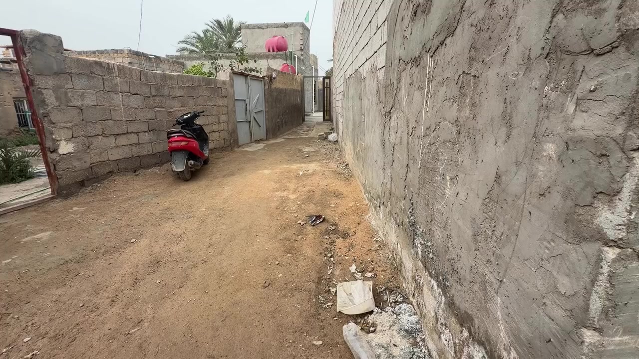 � للبيع بيت في العاتي
📍 الموقع: العاتي قرب مئتم الحُجّة

🔹 المساحة: 300 متر (سند 265 متر طابو صرف)
🔹 نوع البناء: بلوك عكادة
🔹 تفاصيل البيت: كما موضح في الفيديو

💰 السعر: خاص
📞 للاستفسار والاتصال: ***********

📍 مكتب الحسيني للعقار مقابل الجامع الكبير
