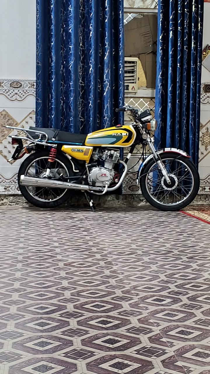 سلام عليكم البيع دراجه شاصي ارشه 22 رقم واسط مكينه رابيدو دراجه خير من الله تخم تاير جديد ترهم مراوس بدراجه بوكسر  ***********
