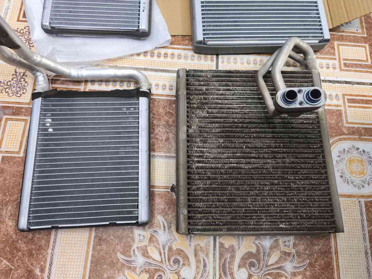 السلام عليكم 
تم بفضل الله تعالى 
استبدال فريز تبريد   وهيتر ماء لسياره اخونا زياد  إلى شرفنا  بزيارته وبعد الفحص اتضح وجود تهريب بفريز التبريد. وهيتر الماء.  متأكله البواردي  وتم استبدلها بفريز اصلي وشحن غاز فرنسي. اصلي. وارجاع السياره ال حاله الوكاله
 بغداد الغزالية قرب قاعه عبله مقابل المجمع السويسري 
***********/***********
