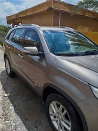 كيا سورنتو موديل 14وارد امريكي  كير محرك فول السيارة رقم بغداد حادثه ب...