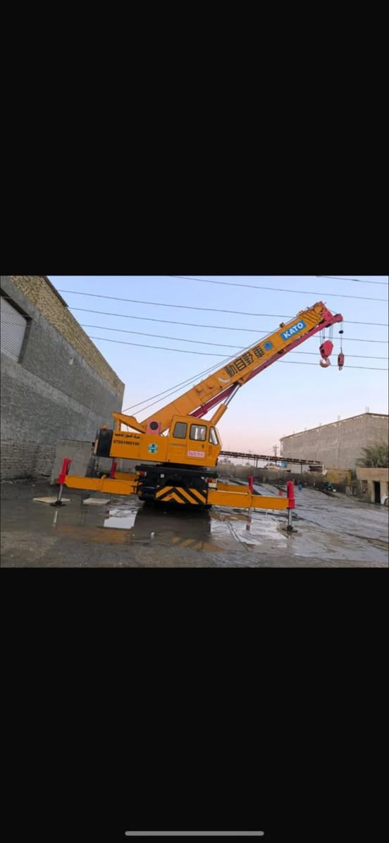 السلام عليكم عن إذن الادمنيه المحترمين 
للبيع كرين كاتو 
موديل 96 
رقم بصره بسمي سنويه ل 2030 تحويل مباشر 
الكرين جدا نضيف وجاهز من كلشي ما بي اي نقص كبل للعمل 
فول سيفتي 
لاستفسار اكثر اتصال ☎️ ع رقم ***********
مكان الكرين بالحله

