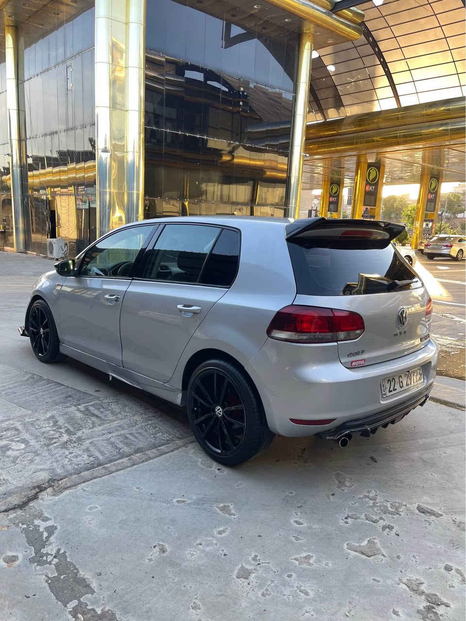 Golf MK6
مەکینە ٢٠ بێ تۆربۆ
گێڕ عادی
سەنەوی تا ٢٠٣٠ تازەیە
تەبرید سارد و گەرم 
گێڕ و مەکینە بە شەرت 
بوياخ عامه بو جواني
تەحویل و موس بڕاوە بە شەرت
کامل جوانکاری کراوە سپۆڕت 
ساڵانسا سپۆڕت
٤ تایە و ویل لۆک سپۆڕت لەسەرە
شاشە ئایپاد بۆ داندراوە
لیدی ١٨ پارچە
بەگلایت و لایت دەسکاری کراوه
واتس ئاپ/***********📞. له سليمانيم السليمانية, العراق
