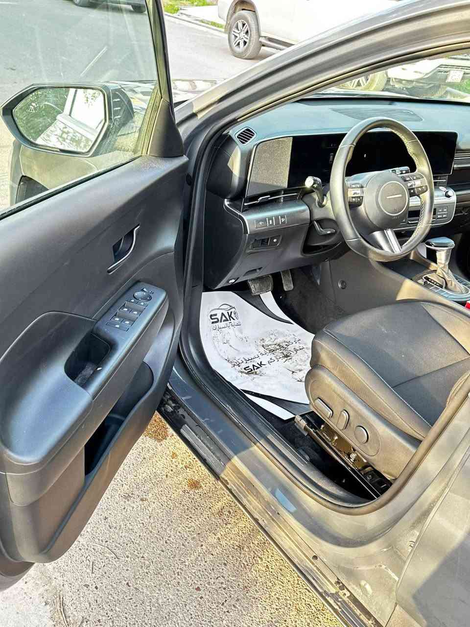 هونداي كونا 2025
السلام عليكم ...
 كونا 2025 بدون رقم فحص مؤقت بإسمي .. السيارة حادثها بنيد مبدل بلادي وبيهة بارد بالجاملغ يم قبق البانزين وبيهة تكحيل جدا بسيط على كد اصبع !!! السيارة بدون صبغ !!! 
ماشية 8 mile  .. السيارة على وضع الشركة جديدة بعدهة 

المواصفات:

بصمة
كشن كهرباء
ترحيب
شاشة دجتل متصل
دخول ذكي
بكلايتات لد
تبريد قطعتين
تبريد منفصل مناخين
شاشة جبيرة  
محرك 2000 دوش 🚀
كامرة خلفية
ويل كب 18
رادار امامي
رادار خلفي
رادار جانبي
تدفئة كشنات
لد امامي
تحديد مسار
قيادة ذاتية
توقف ذاتي 
مانع انحدار 
اوتو ستوب
كروس سرعة
وضعيات قيادة
اشارات جانبية بالمري

وبعد هواي مواصفات بيها

السعر 163 ورقة وبيها مجال بسيط 
مكاني بغداد/ الصليخ 
الرقم: ***********
