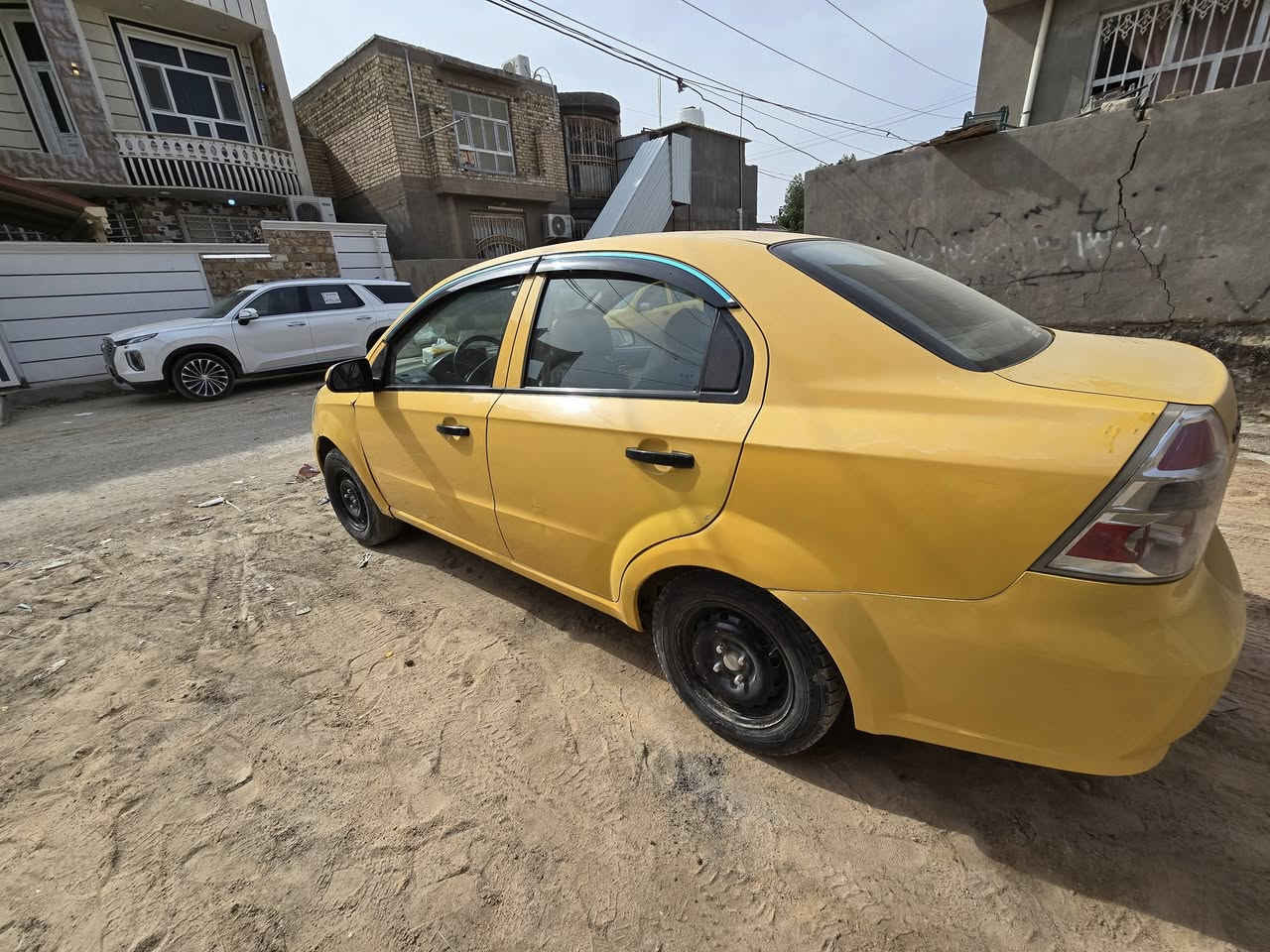 السلام عليكم
اڤيو موديل2011 شركة عامة خليجي مكفوله من الضربه صبغ فقط بنيد وربع الجاملغ الامامي كير اوتوماتيك كلشي مابي مكينة مفتو خير من الله  السياره جاهزة كلشي ما ناقصها غير غاز التبريد فقط حدادية كهربائيات كله شغال بأسمي سنويه ما ساقطه رقم دولي 

السعر 58 وبيها مجال

العنوان نادر الثالثه قرب مجسر نادر

الرقم ***********
