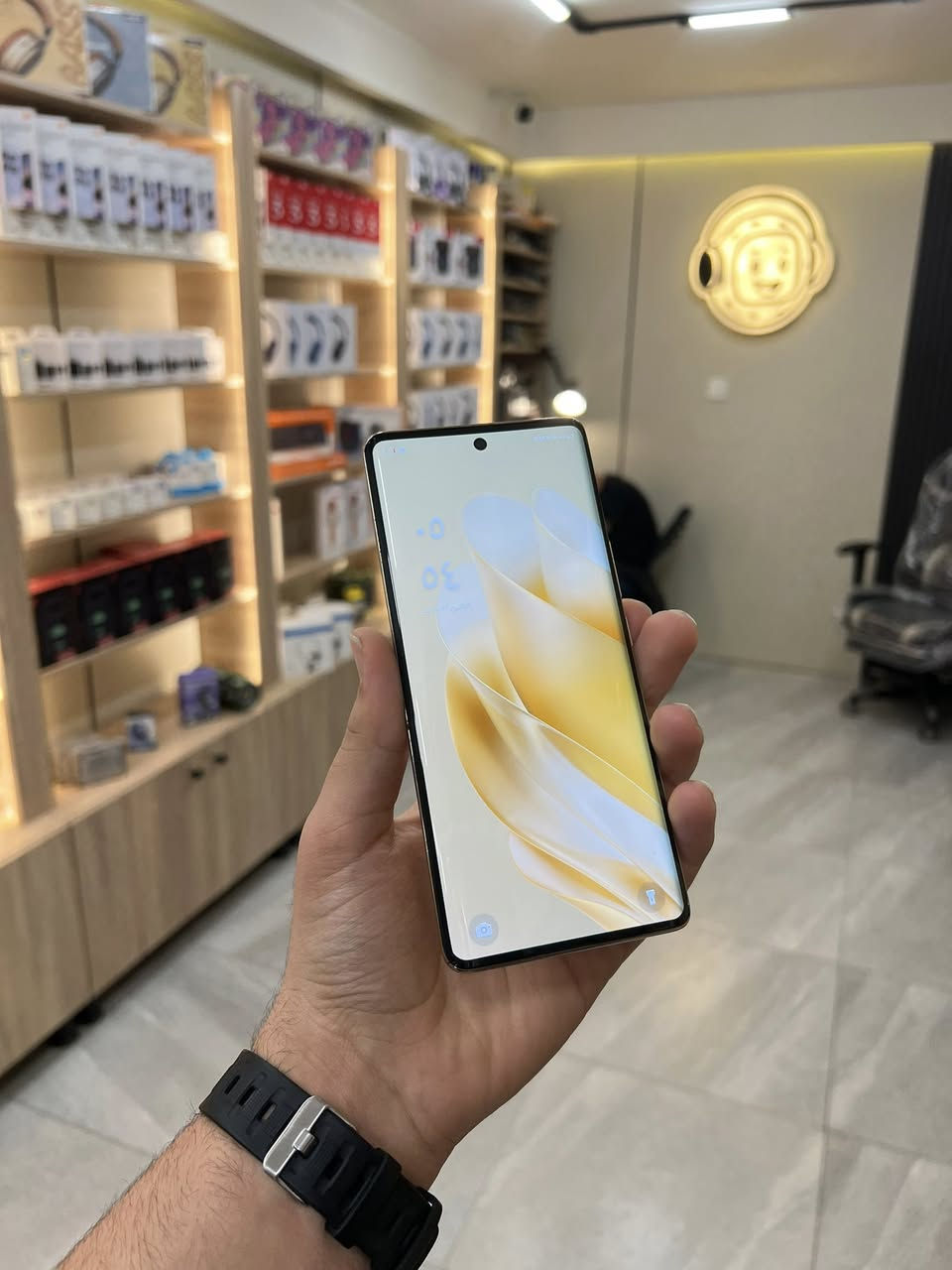 INFINIX Zero 30 💛
بسعر 189 الف فقط 🥰

الذاكرة 256GB

الرام 8GB+8GB=16 GB 

المعالج Helio G99 

الكاميرا 108MP

صوت ستيريو 

شاشة قوص 

بصمة بالشاشة 

البطارية 5000mAh

جهاز كلش حلو ونظيف 😍

المكان موصل 

حي الميثاق 

للاستفسار 

***********
