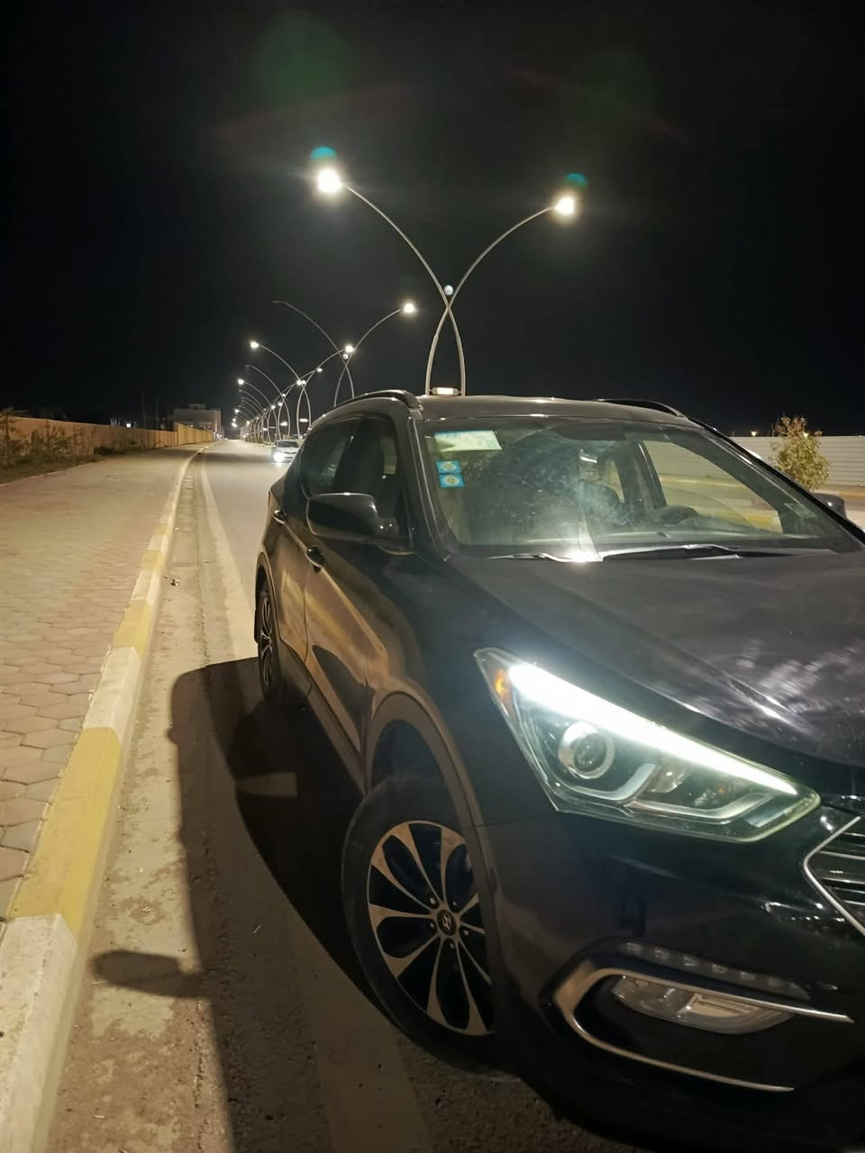 سلام عليكم 

سنتافيا 

2017 

امريكي 

محرك 4 سلندر 

نضام ايكو عادي سبورت 

كشن كهرباء 

تحكم ستيرن جهتين 

سويج شخاطه 

ضرره قطعتين بامريكا كلش بسيط 

بل عراق قطعتين صبغ فقط 

ترهم مراوس حسب القناعه 

مكان السياره رمادي 

سعر السياره 145 بيه مجال شي بسيط 

***********
