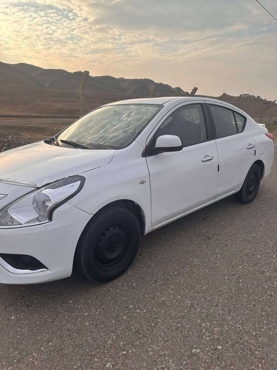 نيسان صني 16 هندي بليتة زرگة
بيها 4 قطع تكمة سقف بگد شبر اثر ضربة بحجر و سنوية ساقطة وبيها ملاحظات بسيطة

السيارة موجودة بكركوك سعرها 87 و مجال كلش قليل
*********** متواجد فيسبوك واتساب
