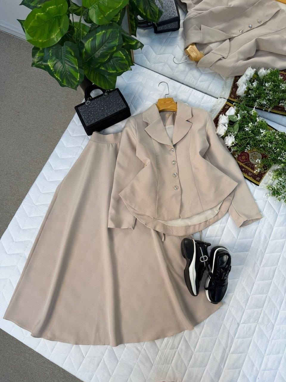 سترة مع تنورة❤‍🩹
السعر ٣٢ الف فقط 
خامة هوريم دابل مبطن
38-40-42-44-46-48
متوفر توصيل لجميع المحافظات 
للحجز عل خاص🤗🌷


**إذا كنت صاحب هذا الإعلان وتريد حذفه لأي سبب، رجاءا أرسل رسالة إلى الدعم الفني**