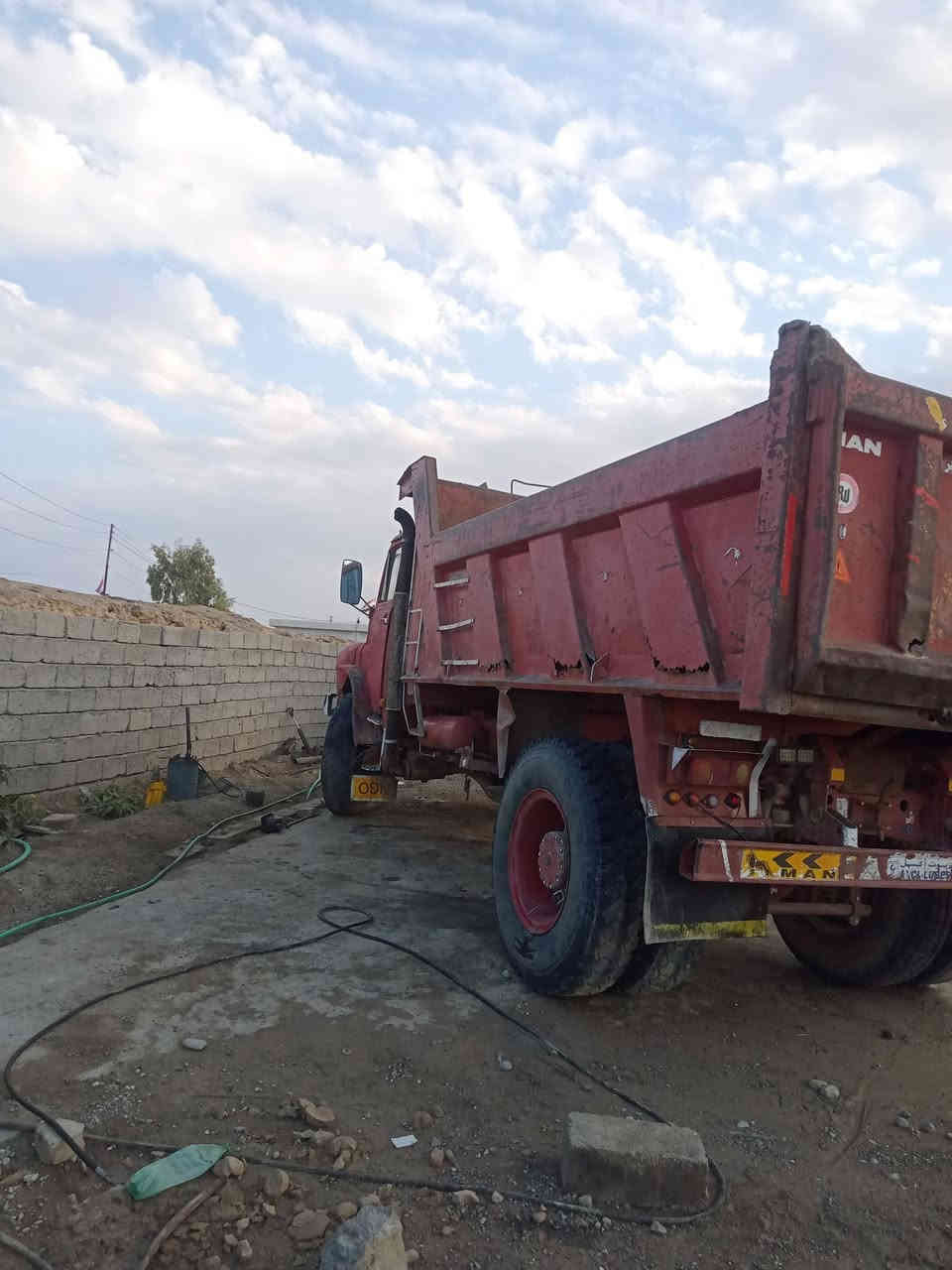 سلام عليكم
كلابه مان موديل 81 مكينه جديد كير مامفتوح 

سياره بسمي الماني نينوى ***********
***********
