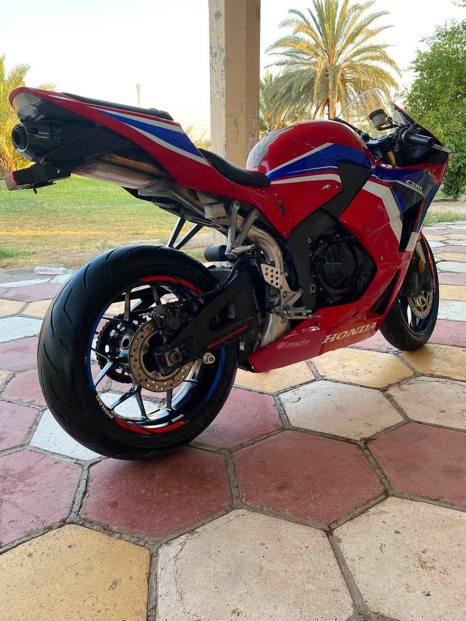 سلام عليكم للبيع RR 600 موديل 18 دراجه كفاله مكينه كير ماشيه 24 الف مكاني بابل سده الهنديه ***********
