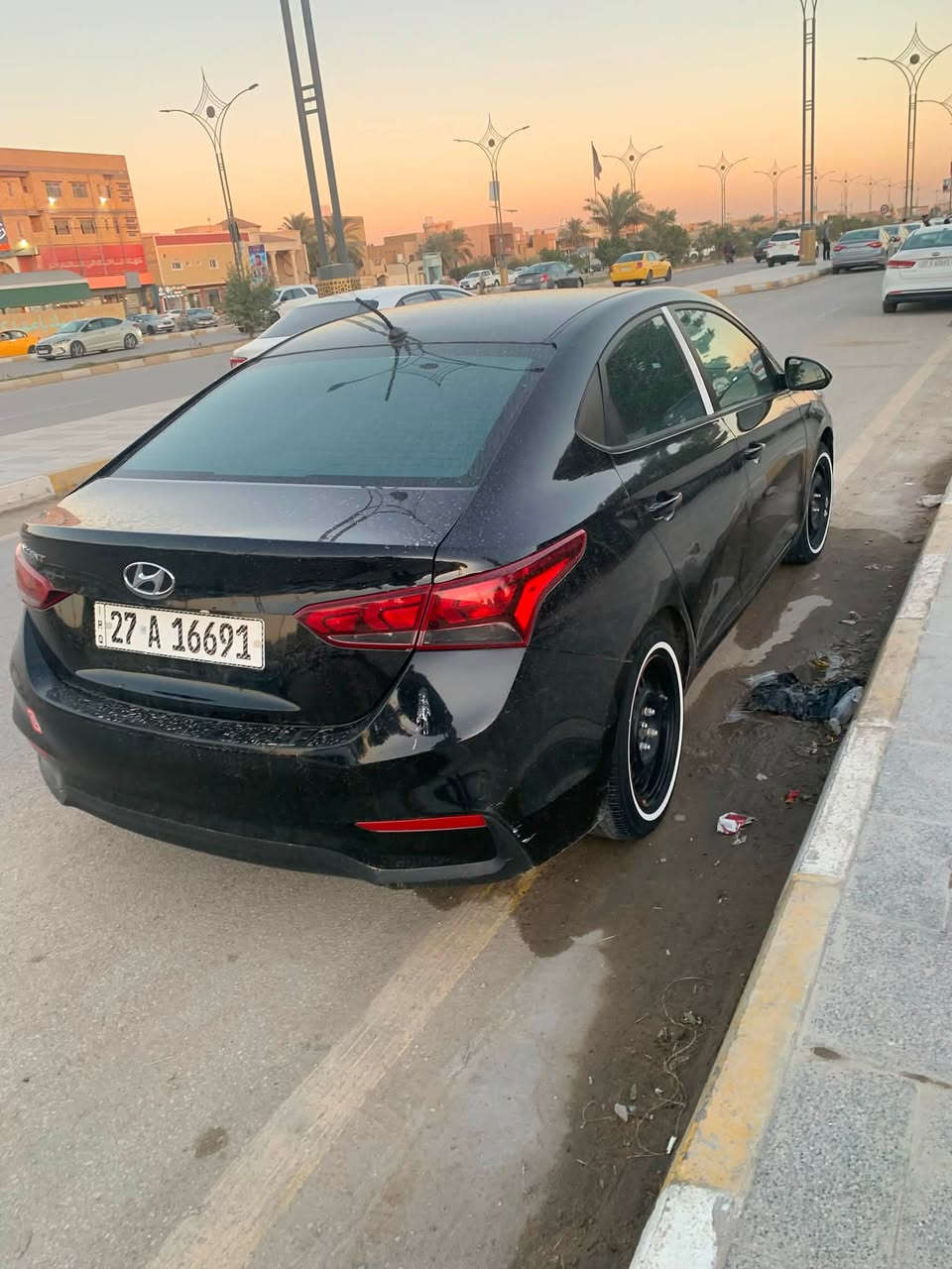 للبيع اكسنت موديل 2022 ✅
السياره كير ومحرك كفاله  عامه  السياره وارد امريكي  سوناره بل منشور السياره ماتصرف عليها فلس كامله مكمله تبريد وتدفئه مال شركه تبريد  ثلج 🥶 
حداديه مال شركه تخبل 🌹
 (محرك 1.6 دوش)          
( المواصفات) 
 
1   مثبت سرعه يفصل ويا البريك 
2   تحكم بالاناره الداخليه
3   كامره دواره ويا الستيرن 
4   مانع انزلاق
5  تحكمات ستيرن
6  شباك نيكع 
 اي استفسار خابر وادلل واني خادم ***********
سعرها 100 $ ورقة  مكاني ناصريه مركز
