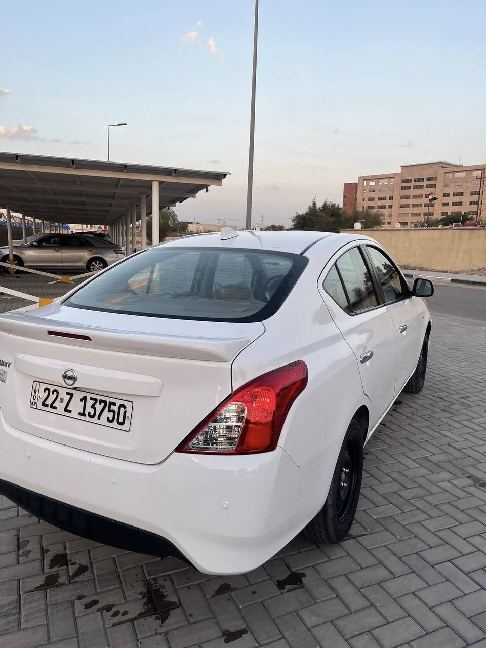 السلام عليكم نيسان سني هندي مديل 2024 بيه باب مبدل مال سايق بلادي وباب لخلفي كما موضح بصوره ولباقي كفاله مكان السياره البصره غير متواجد علفيس ***********
