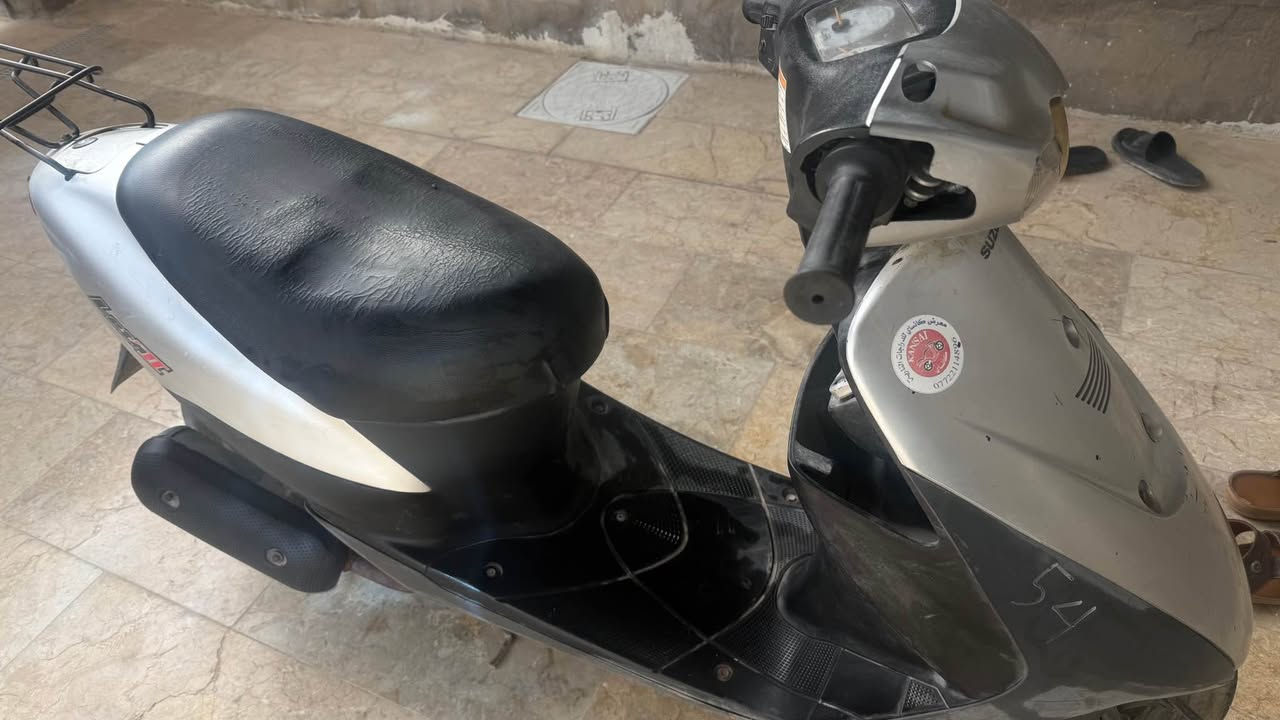 دراجه سازوكي نضيفه مامفتوحه اوراق سعرها ٣٥٠ 
*********** واتساب او اتصال عمارة, ميسان
