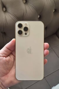 iPhone 12 Pro Max شرق الأوسط  🔹 السعة: 256GB  🔹 الحالة: نضيف جداً 100 ...