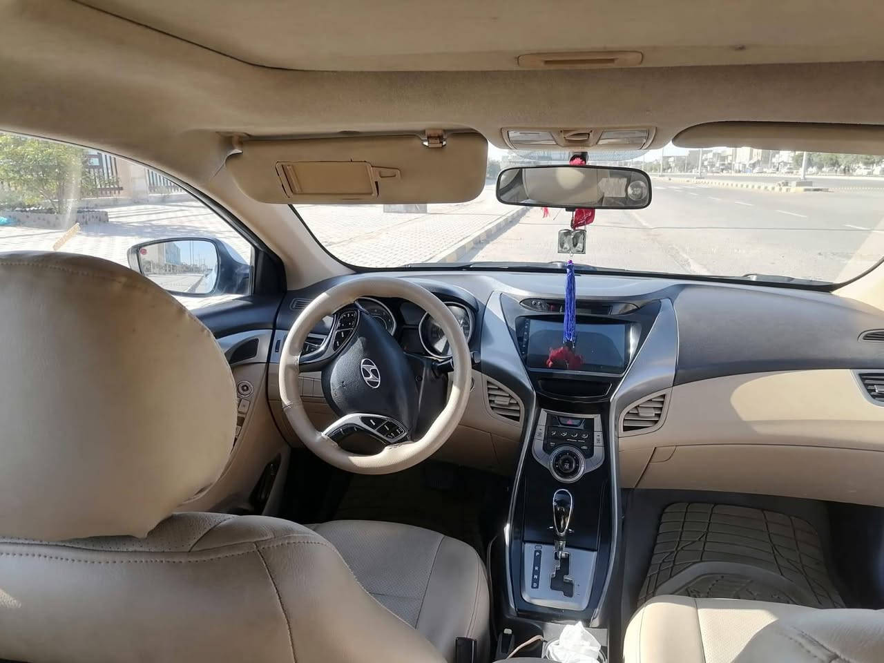 السلام عليكم النترا 2013 فول مكفوله مكينه ١٨٠٠ السياره بدون أرقام راعيها ميت تسجل قاصرين قرصها موجود بل الحاسبه أوراقها كامله اي استفسار الاتصال ع الرقم ***********
