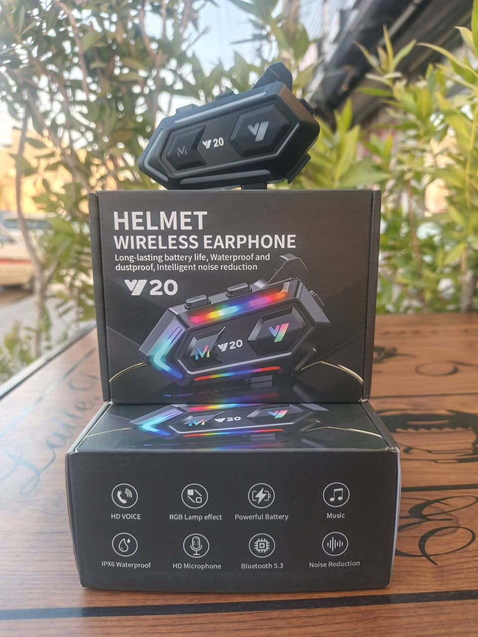 سماعات خوذة كما موضح بل صور عدد ثنين سماعات جديدة وغير مستخدمة مع كامل الملحقات السعر الواحدة 25 الف قفل عنواني بغداد الاعظمية تجي تفحص وتاخذ توصيل ما عندي وهذا رقمي موجود واتساب ***********
