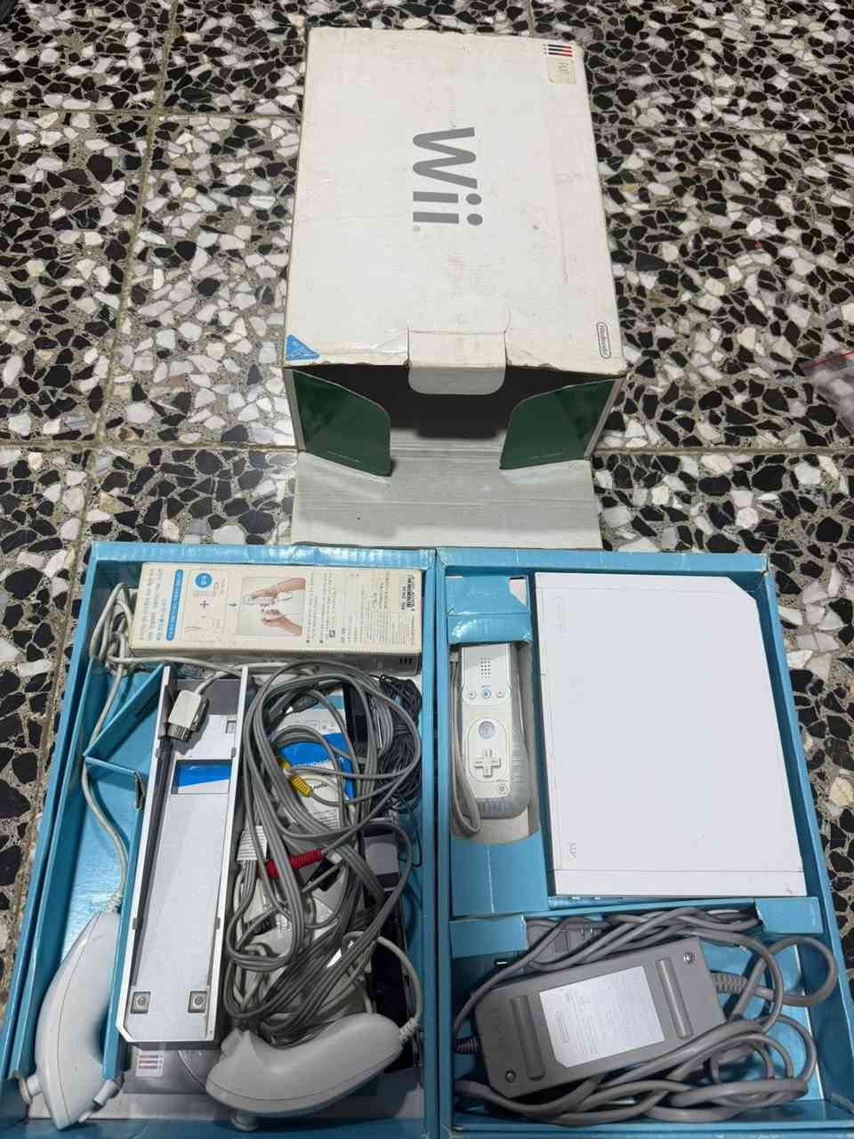 السلام عليكم
Nintendo wii كامل المحلقات مع الكارتون  مهكر وكامل

سعر 65 الف متوفر توصيل لجميع انحاء العراق


**إذا كنت صاحب هذا الإعلان وتريد حذفه لأي سبب، رجاءا أرسل رسالة إلى الدعم الفني**