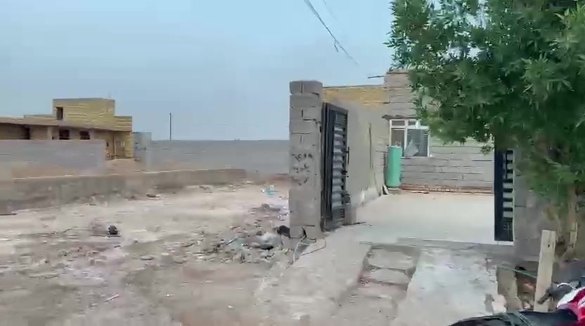 بيت البيع كوت حي الحكيم قرب شارع الحولي
مساحه 200متر اساس طابوك بناه بلوك سقف صب 
غرفتين وصاله ومطبخ وصحيات  حديقه وكراج
عوزه ستقبال سعر30وبي مجال
ستفسار ***********

