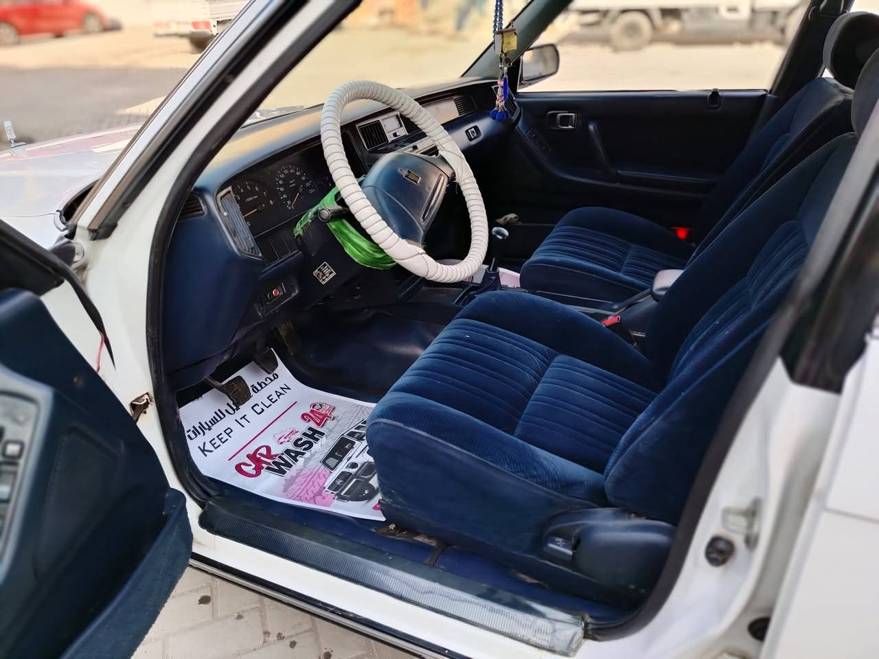 سوبر سيدان موديل1990 كير مكينه حداديه كلها جاهز 
مكانات بسيطه صبغ كلها ابلاديه تخم تاير عرفتها كلش نظيفه  اسنويه منتهيه تحويل مباشر السعر 90 مكانها بغداد الاتصال ***********
