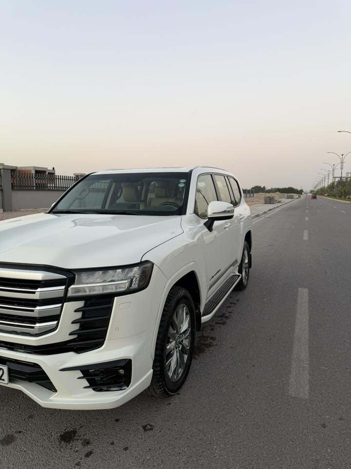 السلام عليكم لاندكروز GXR كاز موديل 2022رقم اربيل باسمنا حساسات شاشات خلفية كامرة خلفية كشنات جلد باب صندوك كهربائي ماشية 100الف السعر 625 مكانها البصرة ياسين خريبط للتواصل ***********
