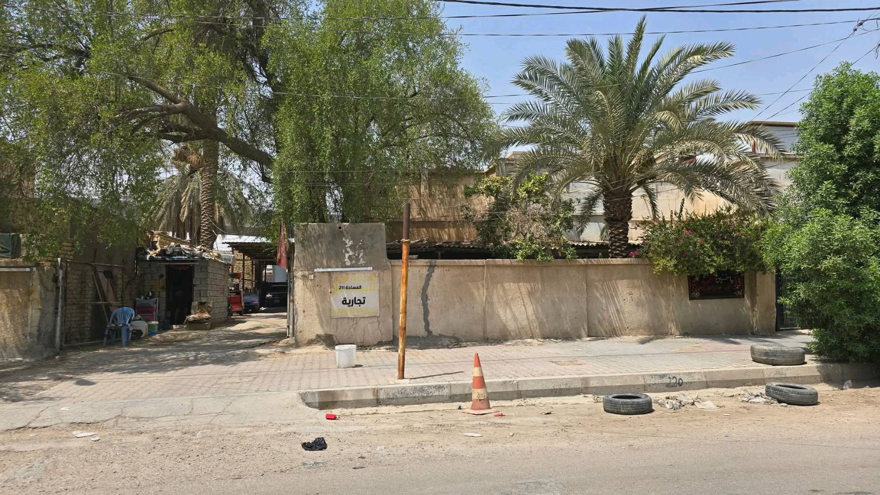 دار للبيع
المساحه ٥٥٣ م 
تجاري 
طابو صرف
واجهه ٢٩ متر 
الموقع شارع طالب الفيتر قرب مطعم التاميم الحديث السياحي 
قرب بيت المحافظ .. قرب مجسر الجمهورية
للاستفسار الاتصال على الرقم ***********
او مراسلة الصفحه على الخاص