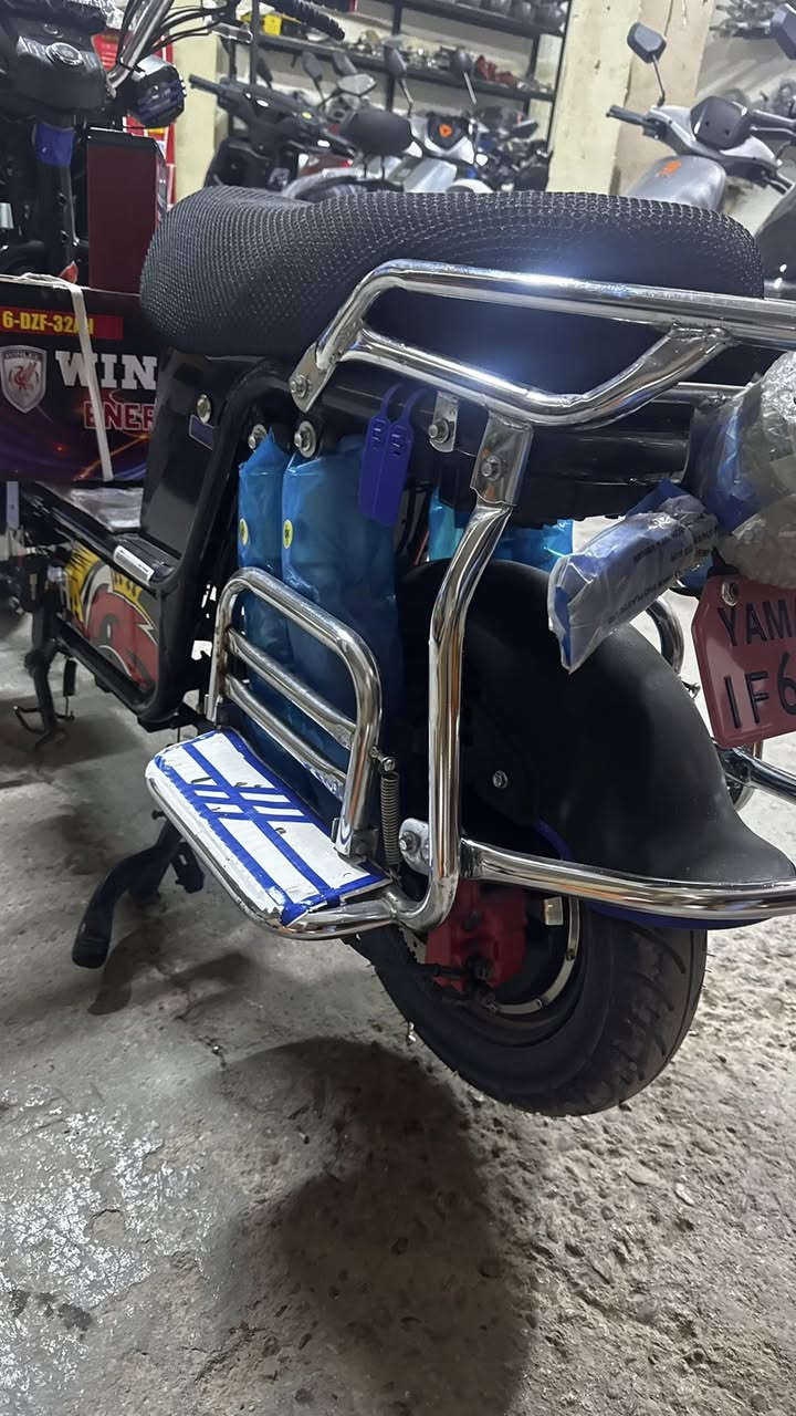 السلام عليكم هيوشا 25 6 بطاريات  البطاريات تنشد كدامك كامل مكمل كهربائياته شغاله 100‎%‎
سعره 650 ومجاله بسييط 
للاستفسار ***********
